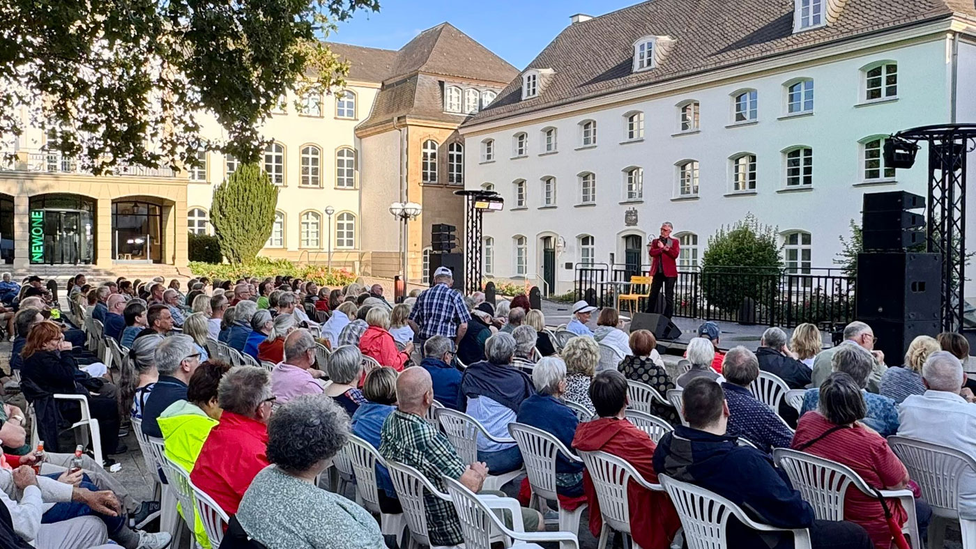 Uwe Muth, Künstlerischer Leiter Uwe Muth, Künstlerischer Leiter